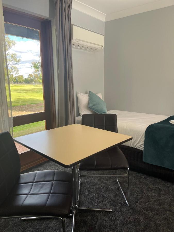 Town & Country Motor Inn Forbes Zewnętrze zdjęcie
